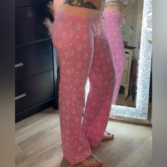 Hello kitty PJ Pants - Picture 1 of 3